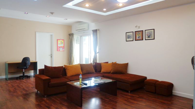 Fully-furnished, huge balcony, 3 bedroom apartment for lease in M5 Tower, Nguyen Chi Thanh district, Hanoi. 