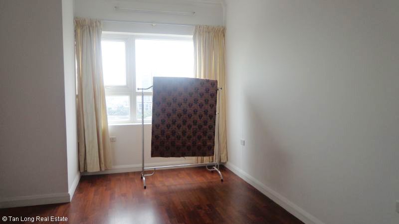 Fully-furnished, huge balcony, 3 bedroom apartment for lease in M5 Tower, Nguyen Chi Thanh district, Hanoi. 5