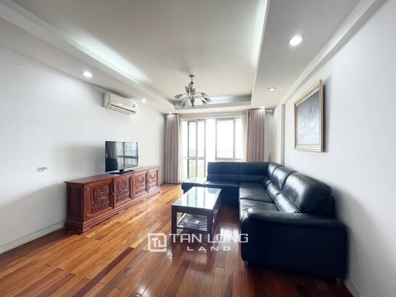 Giant 182M2 apartment for rent in P2 Ciputra 3