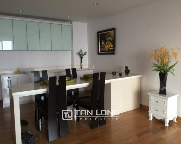 Glamorous Dolphin Plaza apartment in Nam Tu Liem District for lease 4