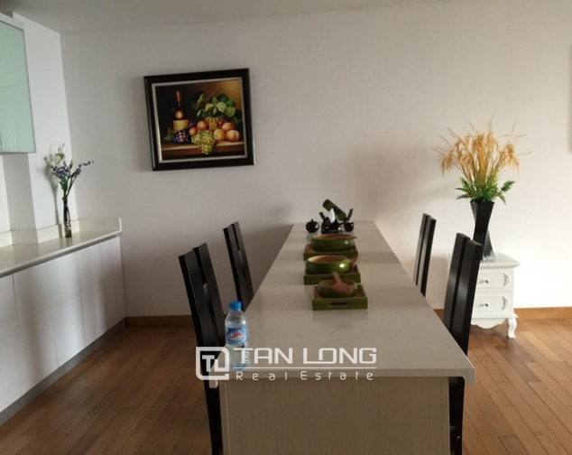 Glamorous Dolphin Plaza apartment in Nam Tu Liem District for lease 5