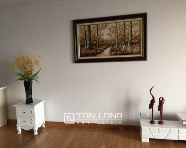 Glamorous Dolphin Plaza apartment in Nam Tu Liem District for lease 7