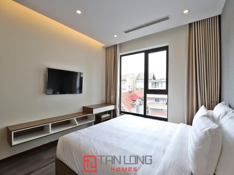 Glamorously 02 bedroom apartment for rent in Tay Ho street 14