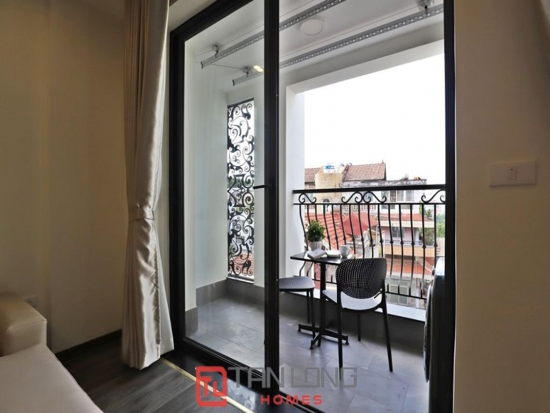 Glamorously 02 bedroom apartment for rent in Tay Ho street 18
