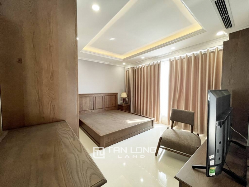 Gorgeous lake view apartment for rent in D Le Roi Soleil Quang An 3