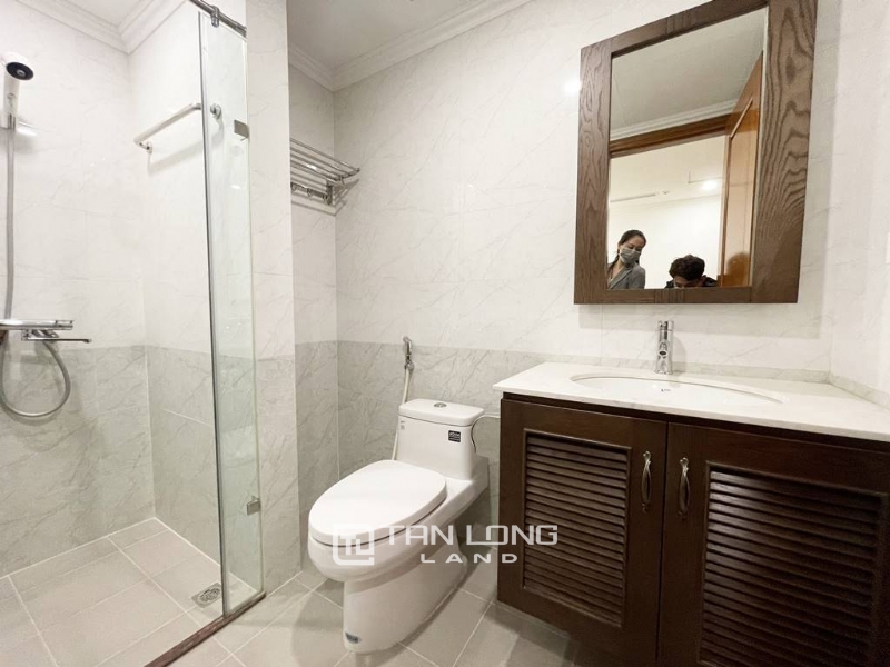 Gorgeous lake view apartment for rent in D Le Roi Soleil Quang An 9