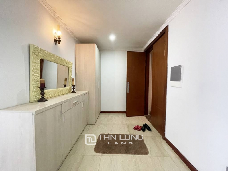 Great 154M2 apartment for lease in L3 Ciputra 10