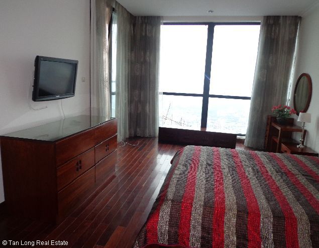 Hanoi apartment for rent in Vincom Tower with 02 nice bedrooms 1