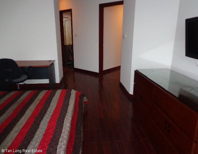 Hanoi apartment for rent in Vincom Tower with 02 nice bedrooms 4