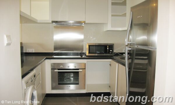 Hanoi apartment with 2 bedrooms for rent at Hoa Binh Green. 3