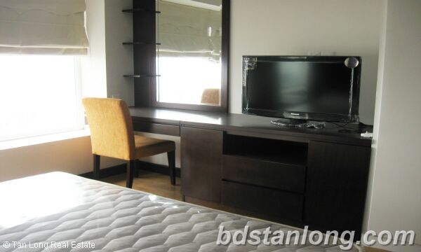 Hanoi apartment with 2 bedrooms for rent at Hoa Binh Green. 5