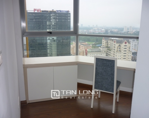 High floor 3 bedroom apartment in Star Tower for rent 10