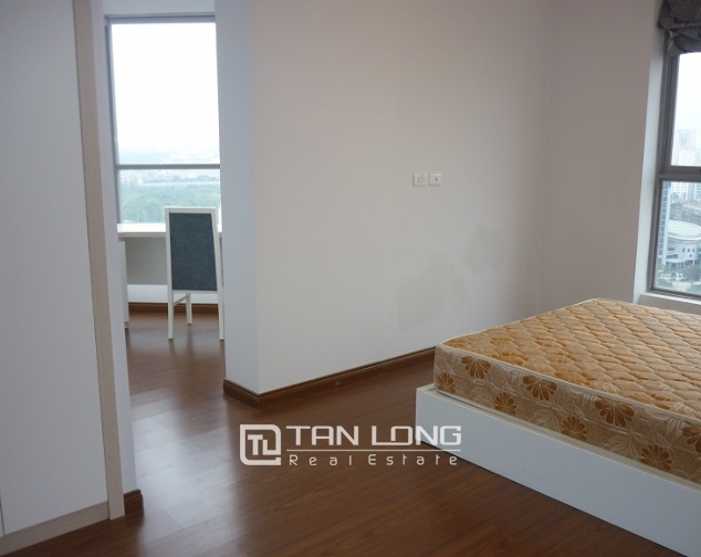 High floor 3 bedroom apartment in Star Tower for rent 9