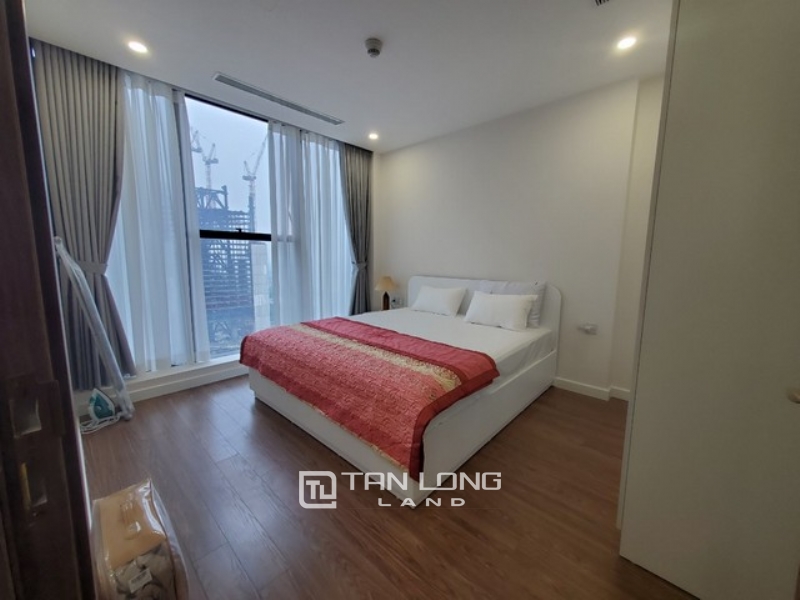 High floor and afforable 2 bedroom apartment for rent in S3 Sunshine City Ha Noi 1