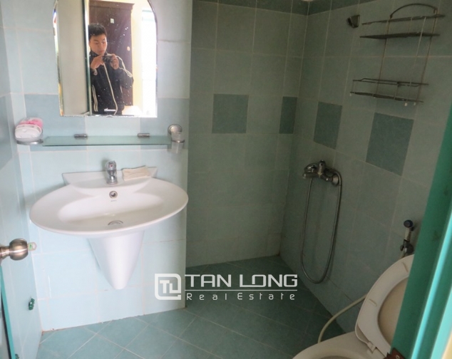 High floor apartment with 2 bedrooms in 671 Hoang Hoa Tham for rent 9