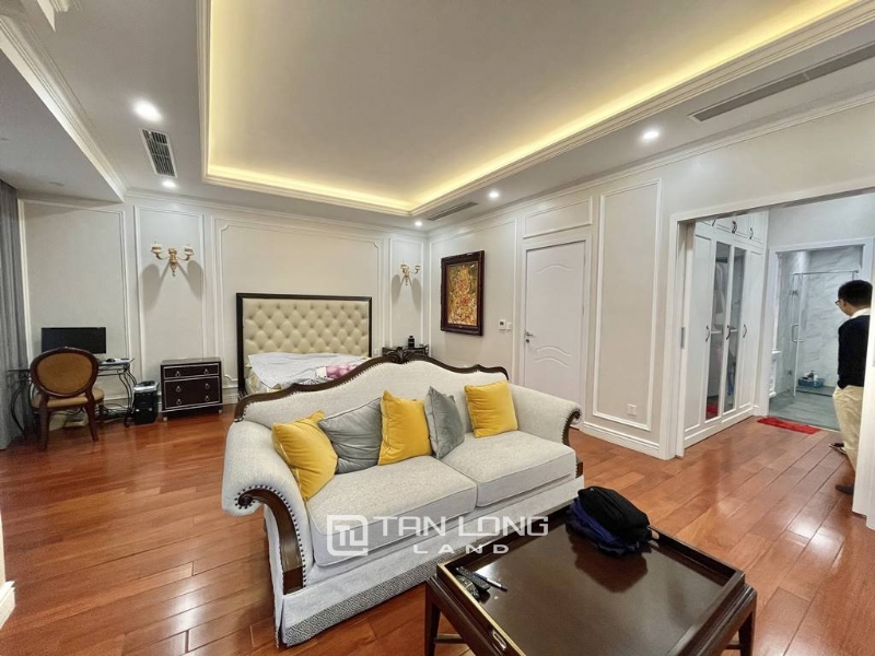 High-class semi-detached house for rent in Vinhomes The Harmony 9