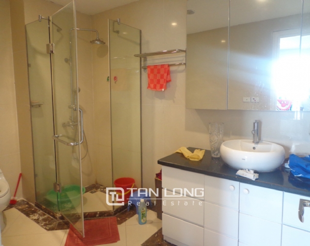 High-end apartment with 3 bedrooms for rent in Kinh Do Tower, 93 Lo Duc 5