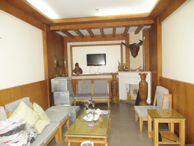 House to rent in Nguyen Du, Hoan Kiem, 5 storeys, $1300