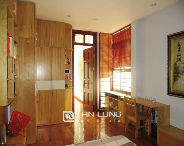 House to rent in Nguyen Du, Hoan Kiem, 5 storeys, $1300 2