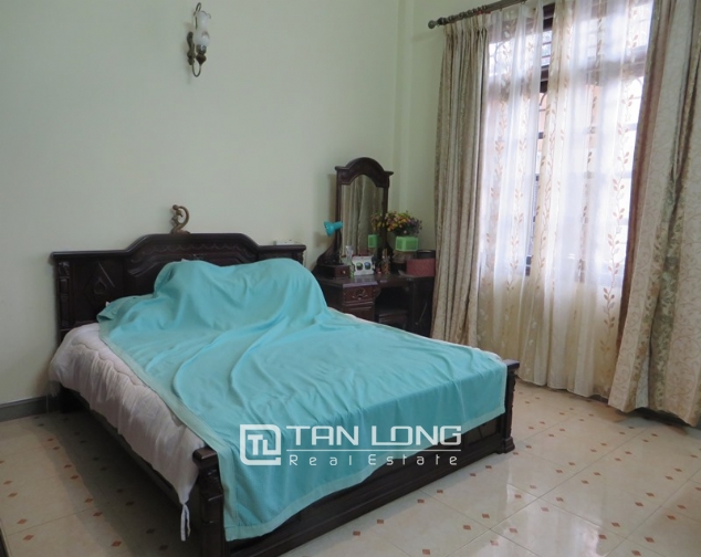 House with sauna for rent in Tran Duy Hung str, Cau Giay dist, Hanoi 1