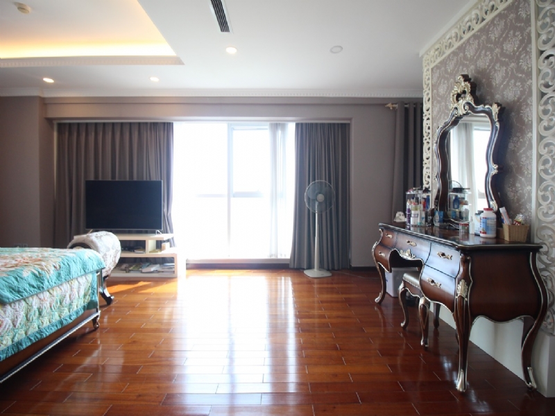 L2 apartment for rent in The Link Ciputra, 4BR, uninterrupted views to Golf Links 7