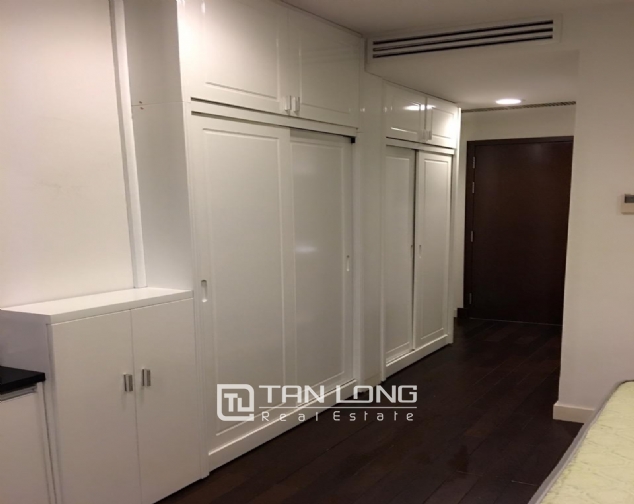 Lake view Studio serviced apartment in Lancaster, Ba Dinh district for rent 4