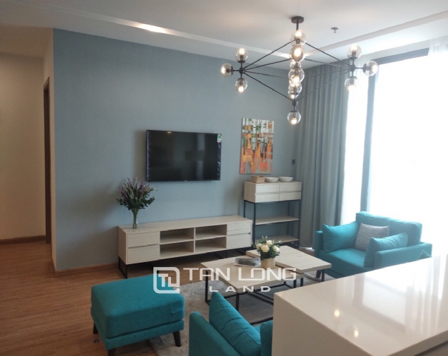 Lakeview 3 bedroom apartment for rent in M3 Vinhomes Metropolis 1