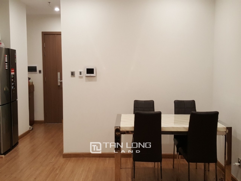Lakeview and modern furnished 2 bedroom apartment for rent in M2 tower, Vinhomes Metropolis 1