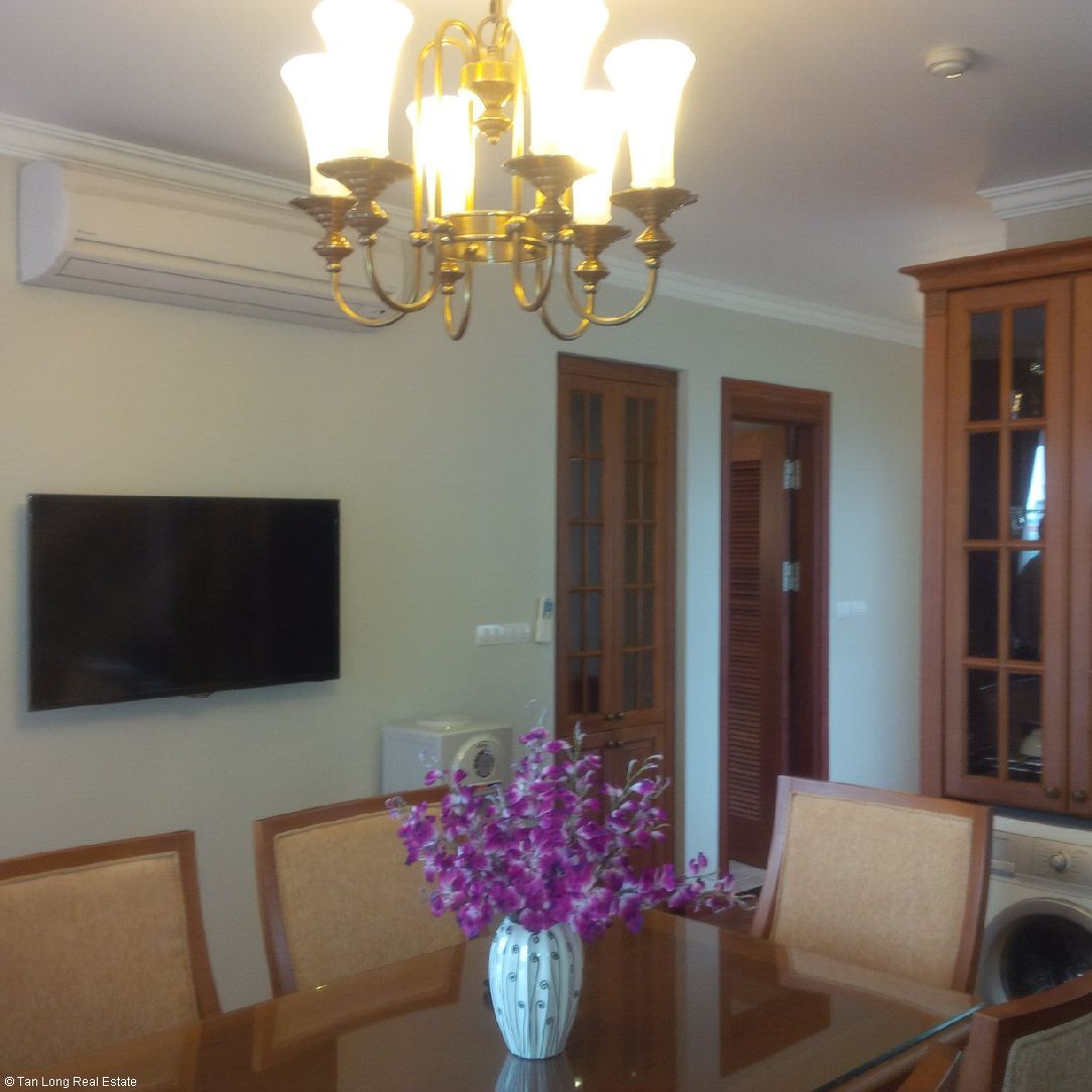 Large 01 bedroom penthouse for rent in Thai Phien, near Vincom Tower 4