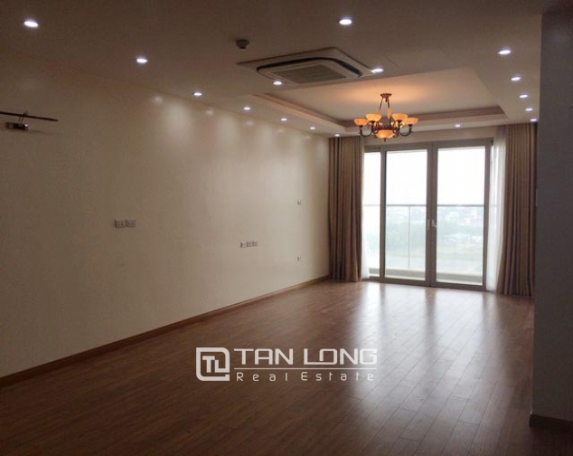 Large 3 bedroom apartment without furniture for rent in Mandarin Garden, Cau Giay, Hanoi 1