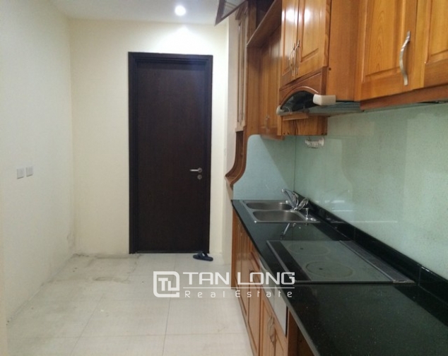 Large 3 bedroom apartment without furniture for rent in Mandarin Garden, Cau Giay, Hanoi 3