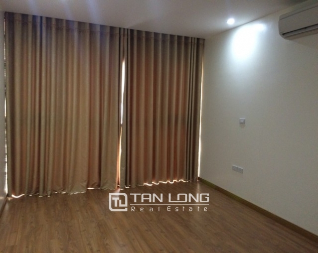 Large 3 bedroom apartment without furniture for rent in Mandarin Garden, Cau Giay, Hanoi 4