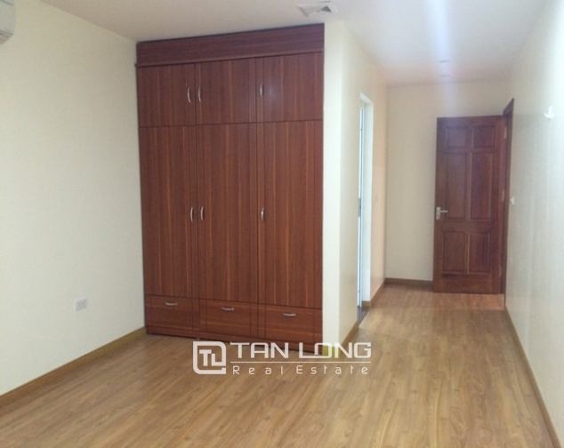 Large 3 bedroom apartment without furniture for rent in Mandarin Garden, Cau Giay, Hanoi 5