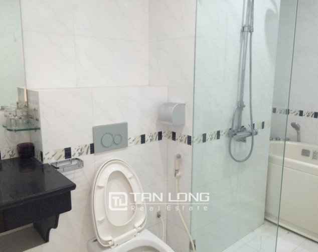 Large 3 bedroom apartment without furniture for rent in Mandarin Garden, Cau Giay, Hanoi 10