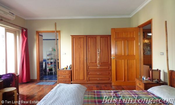 Large and nice apartment for rent in Thang Long International Village 10