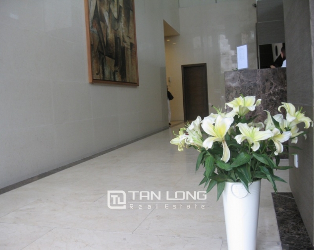 Leasing 3 bedroom apartment in Sky City Tower, Lang Ha, Dong Da district 3