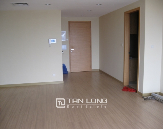 Leasing 3 bedroom apartment in Sky City Tower, Lang Ha, Dong Da district 4