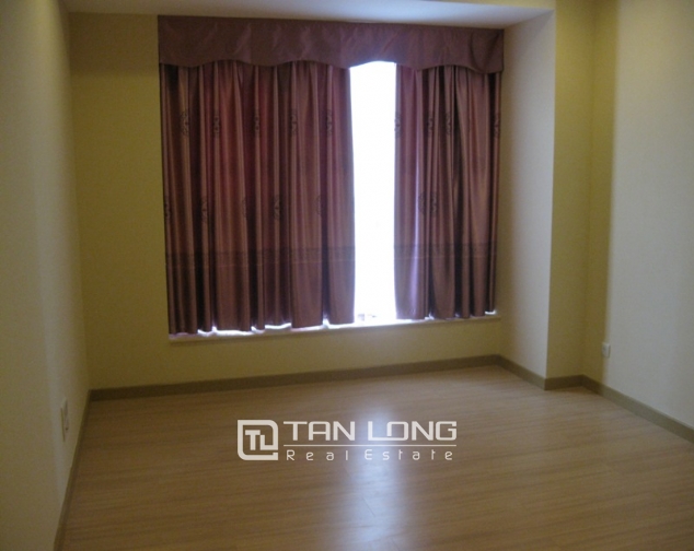 Leasing 3 bedroom apartment in Sky City Tower, Lang Ha, Dong Da district 10