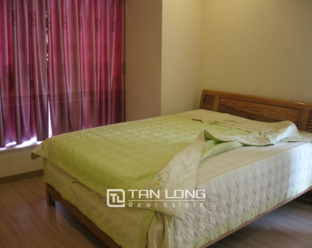Leasing 3 bedroom apartment in Sky City Tower, Lang Ha, Dong Da district 8