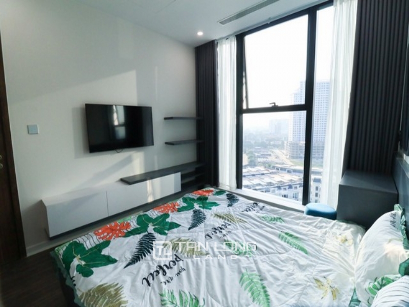 Lightfull 3 bedroom apartment for rent in S4 Sunshine city Ciputra Ha Noi 1