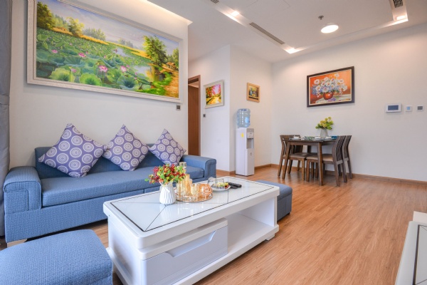 Lively apartment for rent in Vinhomes Metropolis Ba Dinh