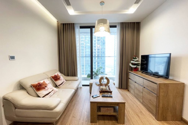 Lovely 1 - bedroom apartment in Vinhomes Metropolis for rent