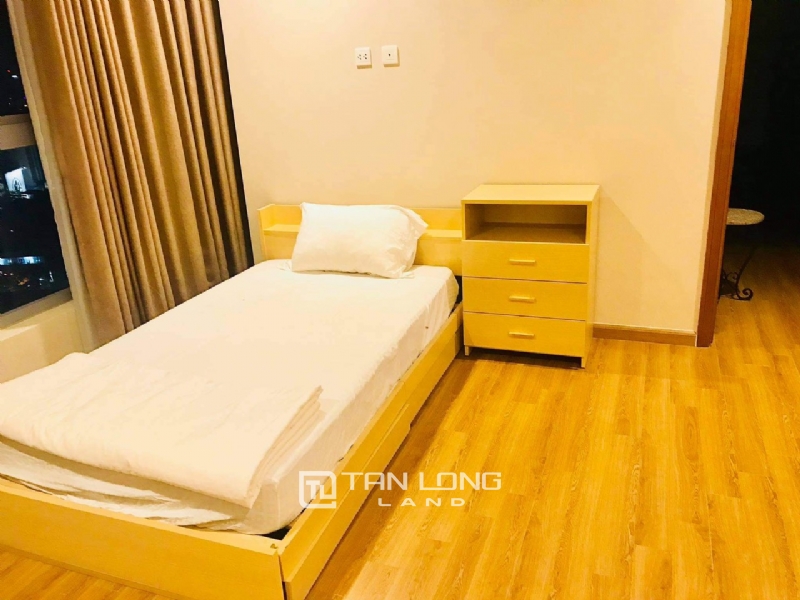 Lovely Full-Furnished 3BRs for Rent in Nguyen Chi Thanh street 1