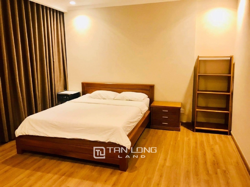 Lovely Full-Furnished 3BRs for Rent in Nguyen Chi Thanh street 11