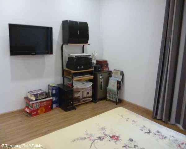 Lovely fully furnished apartment for rent in Starcity Le Van Luong 10