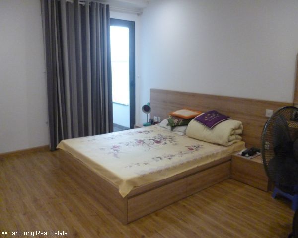 Lovely fully furnished apartment for rent in Starcity Le Van Luong 9