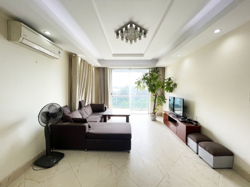 Lovely lake-view apartment for rent in Tu Hoa Tay Ho 2