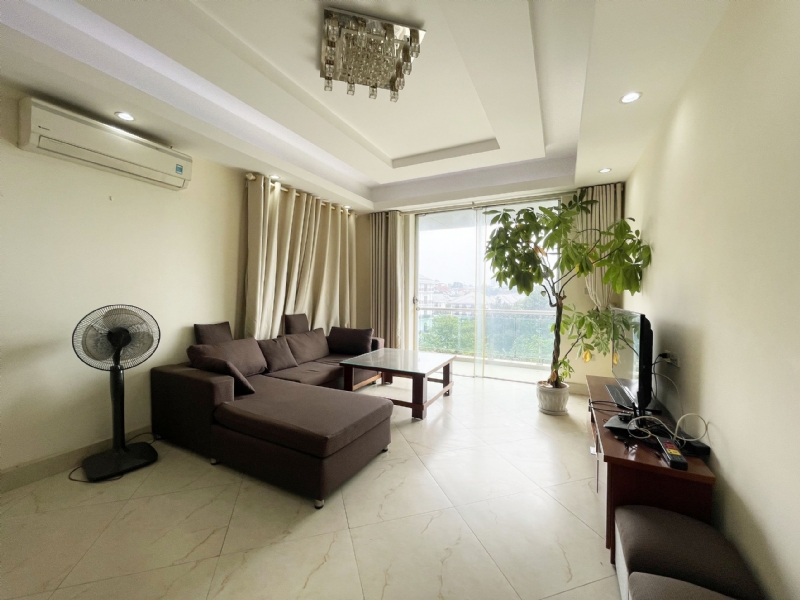 Lovely lake-view apartment for rent in Tu Hoa Tay Ho 3