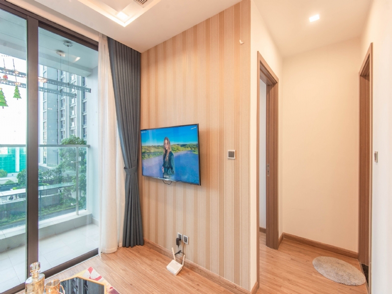 Luxurious 1-bedroom apartment in M2 Vinhomes Metropolis for rent 13