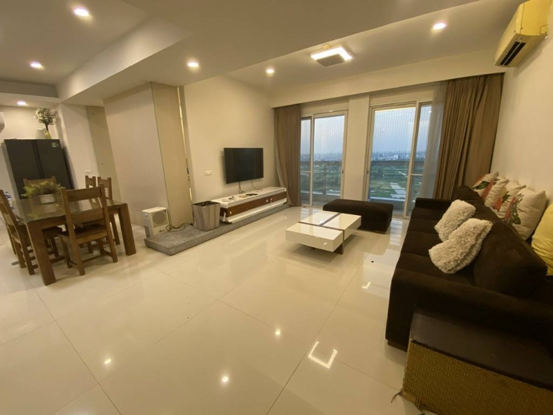 Luxurious 2BDs / 154SQM apartment in E5 Ciputra for rent 3